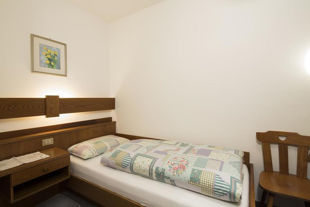 Ciasa Iris Hotel Colfosco Quarto foto