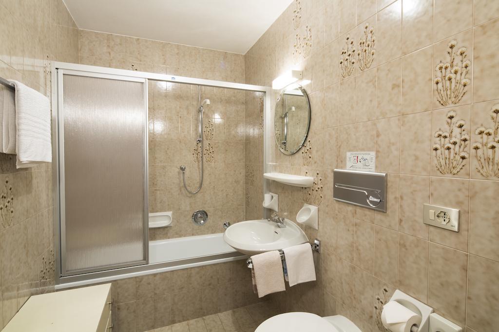 Ciasa Iris Hotel Colfosco Quarto foto